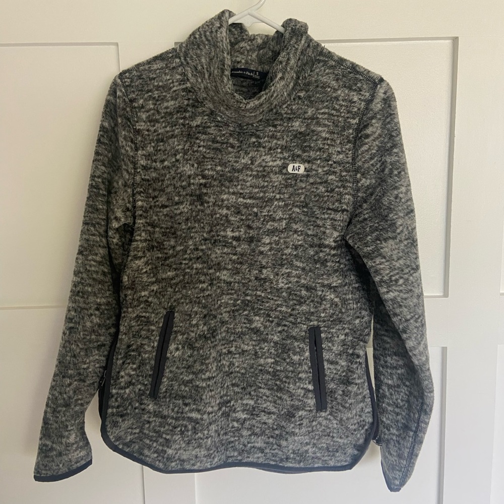 Abercrombie & Fitch | Fleece Sweater | Size Small